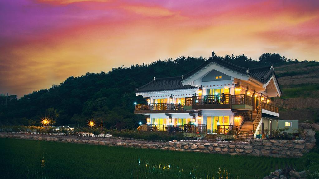 Starlight Journey Pension Gyeongju Exterior photo